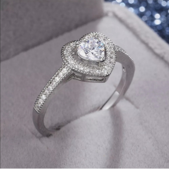 New Eternal Heart Ring - Picture 7 of 9